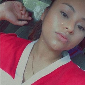 Meet your Posher, Gloria